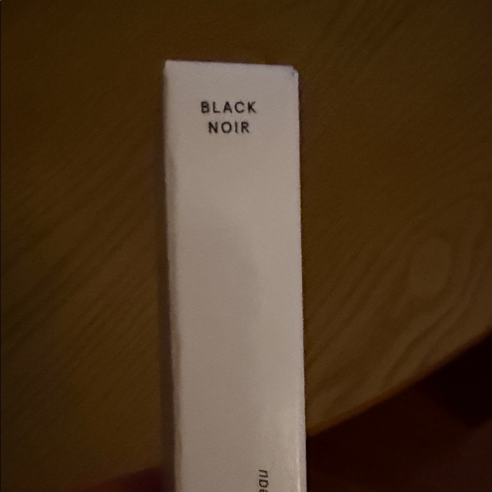 Glossier Pro Tip Brush Point Liquid Eyeliner - Black - Picture 3 of 3